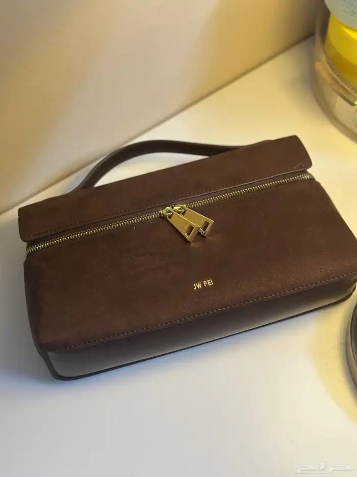 شنطة بني مخمل فاخرة من ماركة JW 1
