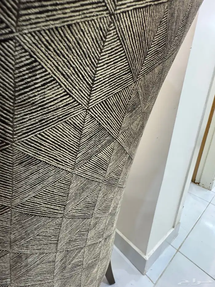 طاوله واثنين كرسي براند انجليزي 6