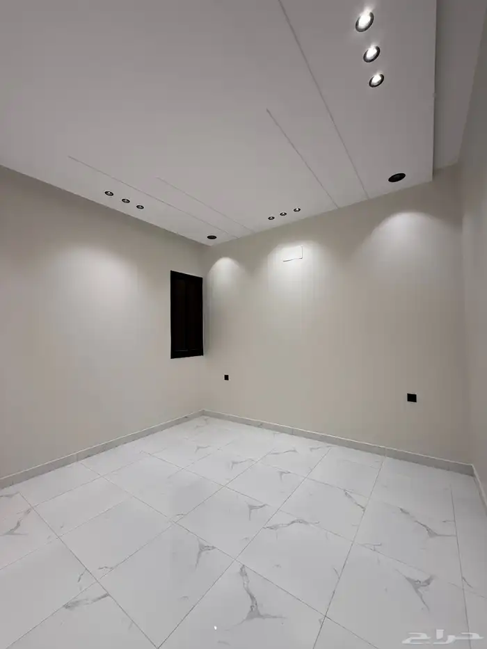 للبيع بحي الضيافة شقق أرضي وعلوي بسطح موقع كامل الخدمات 27