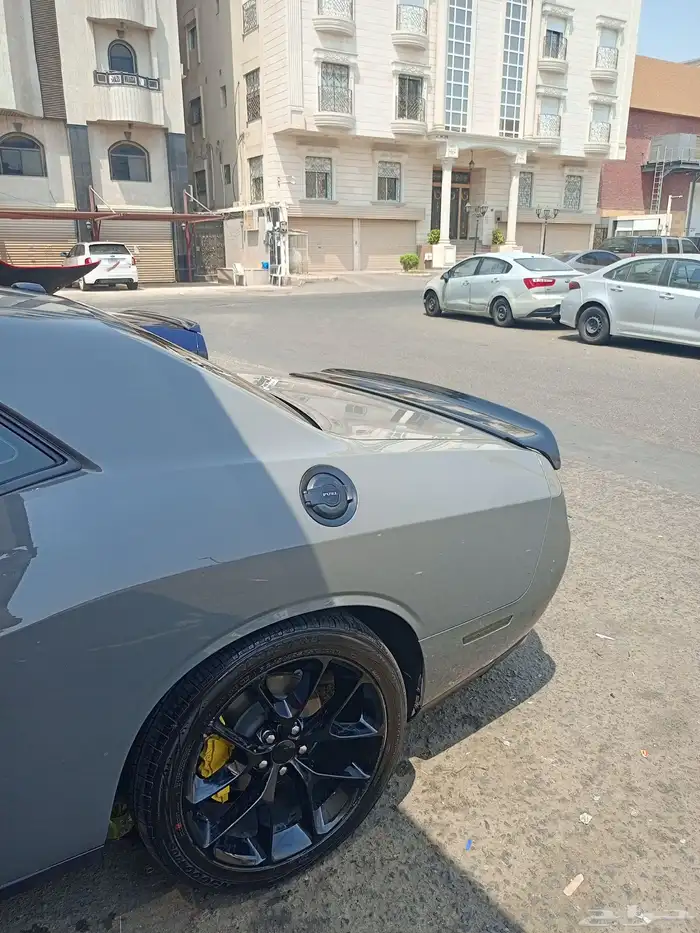 Dodge Challenger V8 5.7L HEMI   375 HP 5