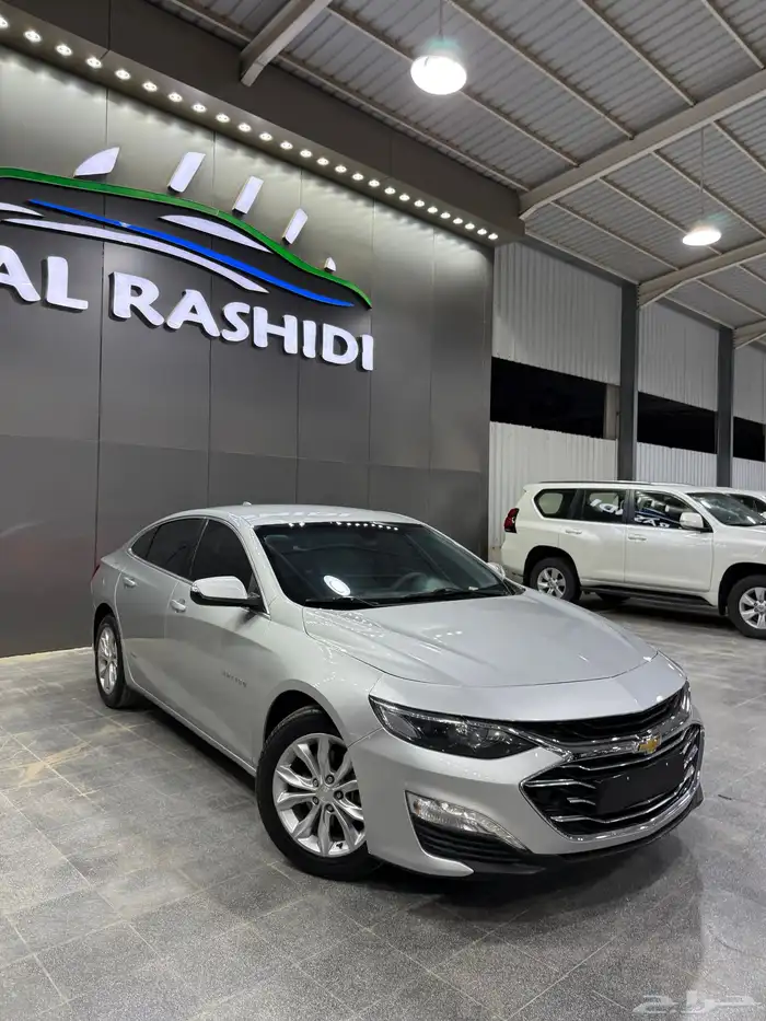 شيفرولية ماليبو 2021 فضي لدى معرض(عبيد الرشيدي) 9