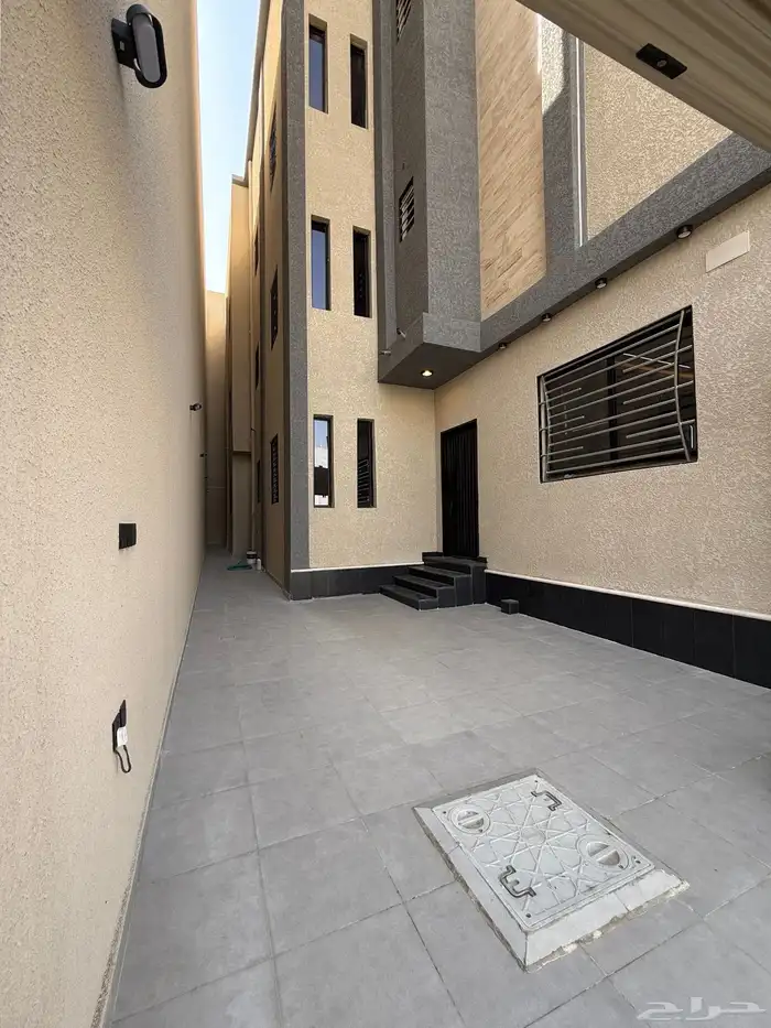 للبيع بحي الضيافة شقق أرضي وعلوي بسطح موقع كامل الخدمات 1