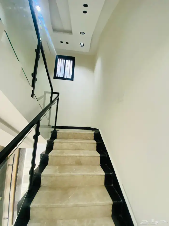 للبيع شقة دور ثاني مع سطح 6غرف ف درة الموسى 550 الف 5