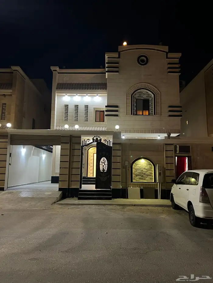 للإيجار فيلا في حي الشراع مكيفه ومطبخ راكب 0