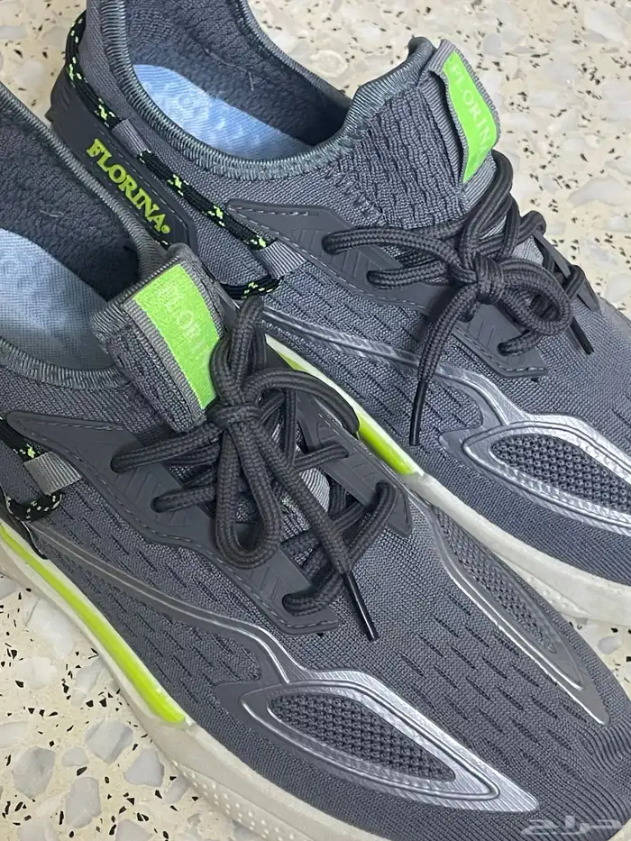حذاء رياضي من فلورينا وكروكس نسائي 2