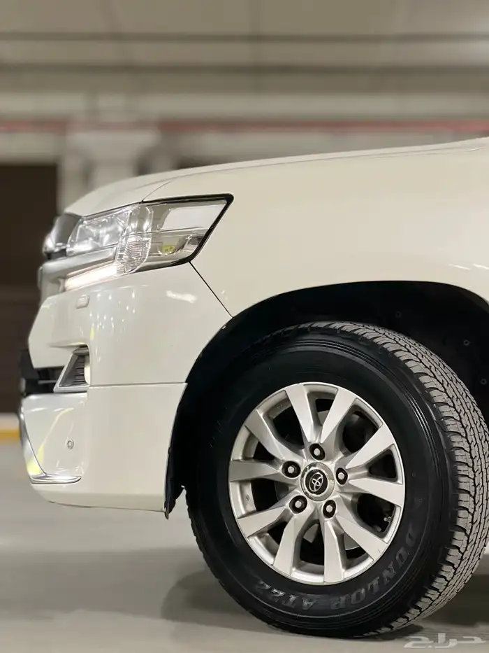 تويوتا لاندكروزر GXR 2017 مالك اول 13