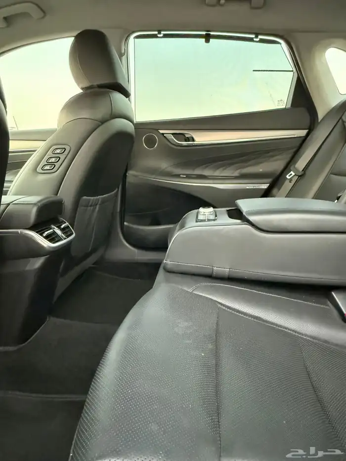 ازيرا 2022 كاليجرافي - 4 سلندر اعلا مواصفات وكاله للبيع 14