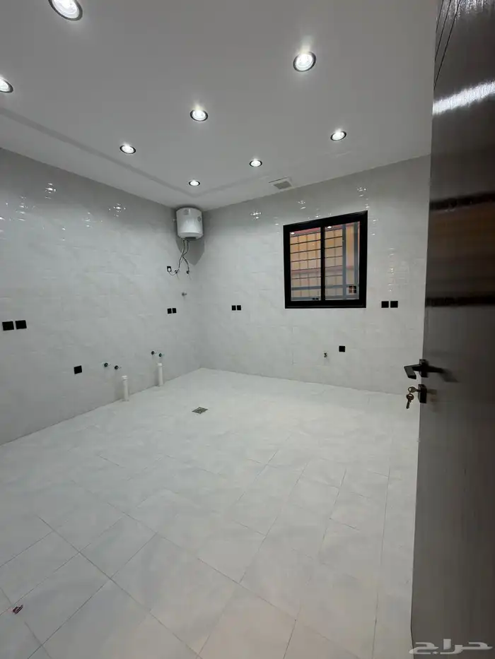 للبيع ارواف علوية وادوار أرضية حى الموسى موقع مميز 32