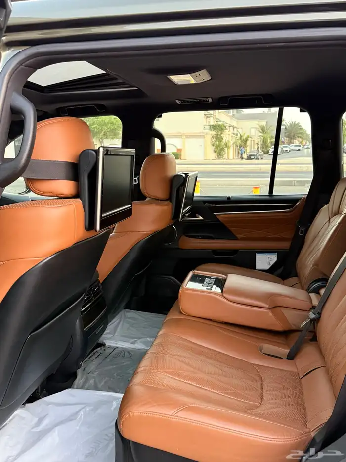 لكزس LX570 2021 7