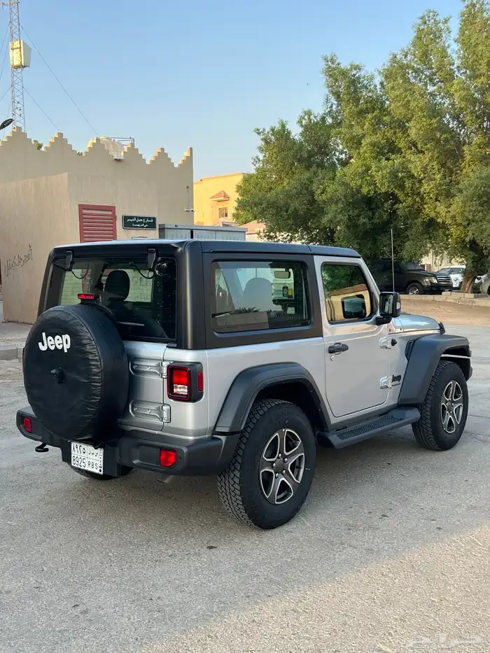 جيب رانجلر 2023 6 سلندر ماشي 5000 الف شبه زيرو 5