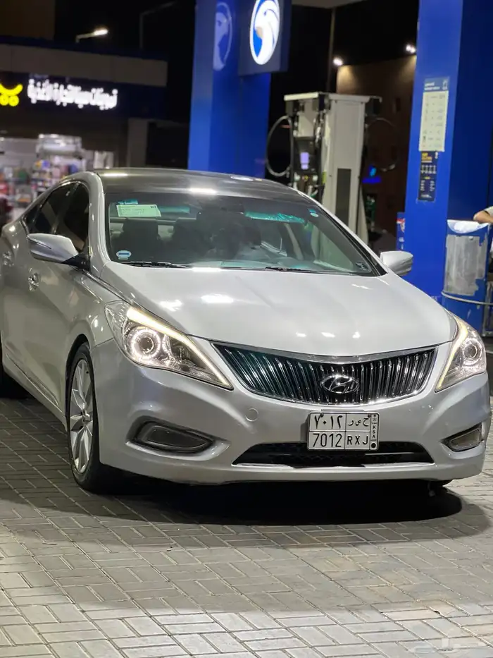 ازيرا 2015 فل كامل ممشى قليل نظيفه جدا 3