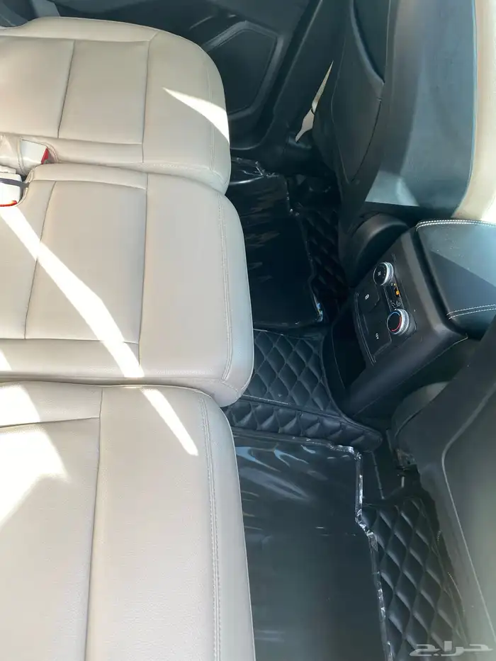 فورد اكسبلورر نظيف 2020 8