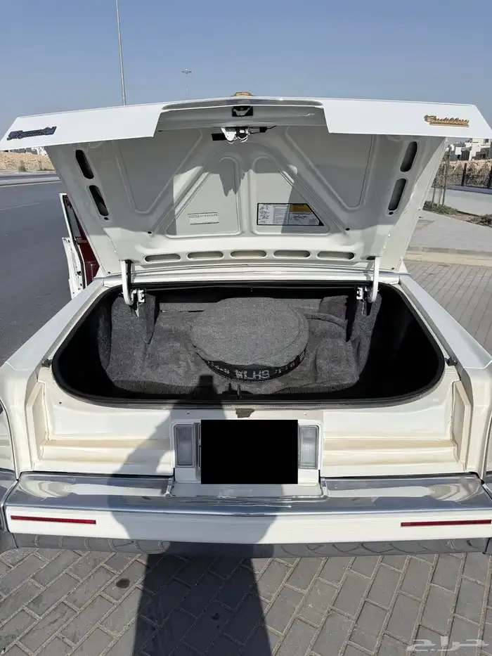 كاديلاك كلاسيك 1990 24