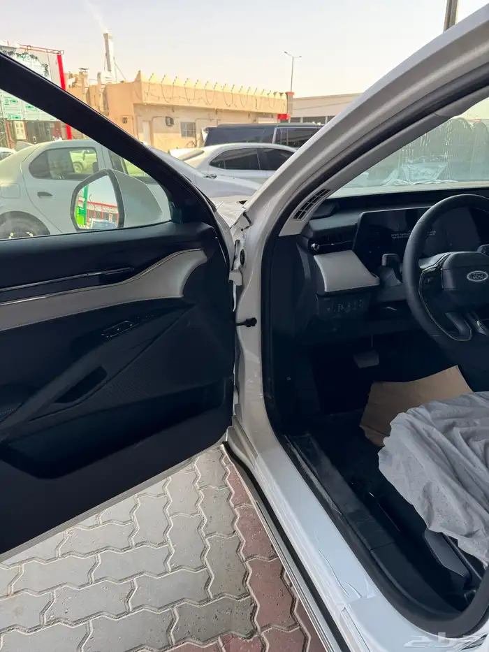 فورد تورس فئة امبيانتي بنزين 2026 7