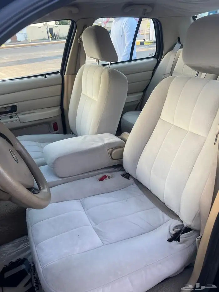 فورد كراون فيكتوريا سعودي 2009 12