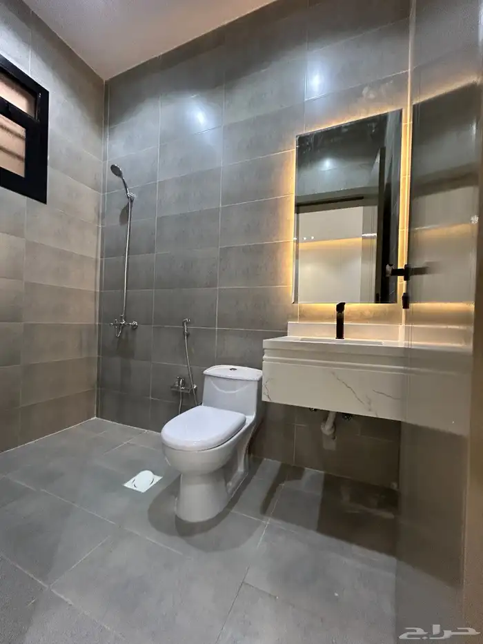 للبيع روف علوي بملحق مع مشب 8غرف 650الف 37