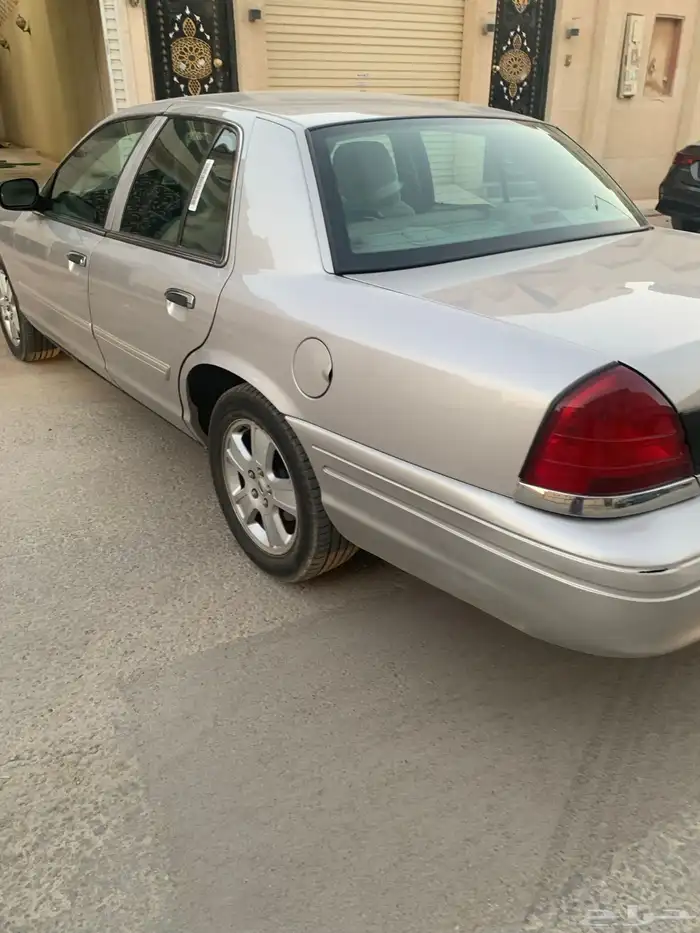 فرد مخزن ممشي قليل في قمه نظافه 2