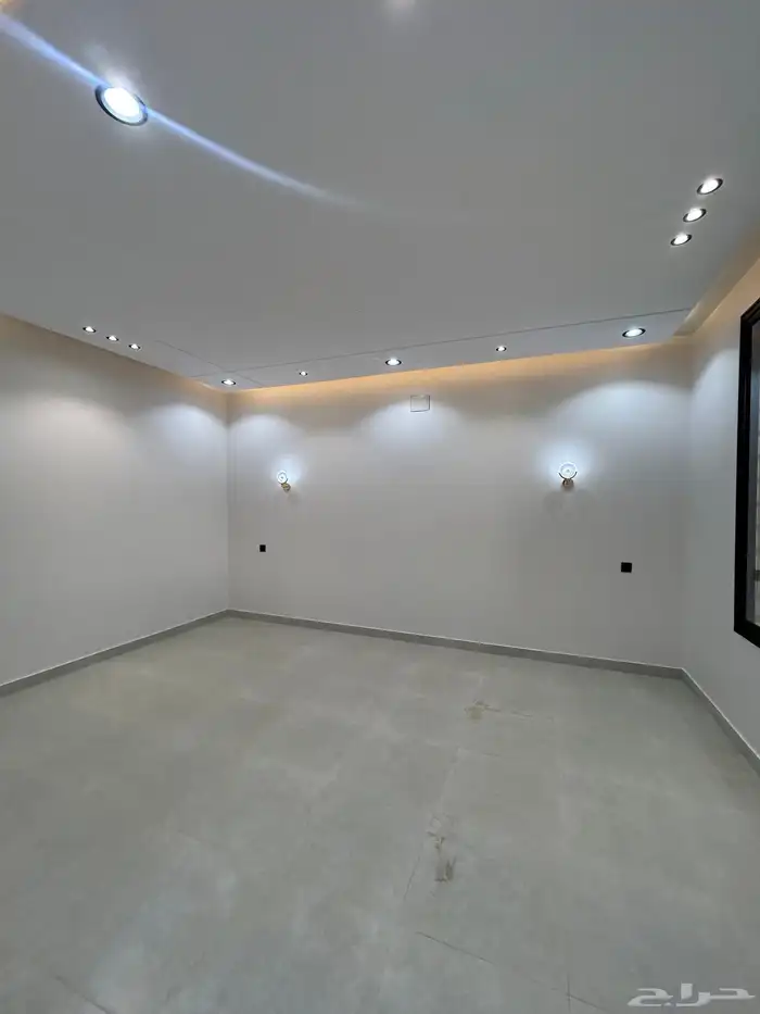 للبيع روف علوي بملحق مع مشب 8غرف 650الف 3