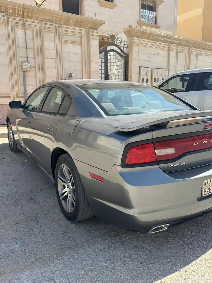 للبيع دوج تشارجر 2012 2