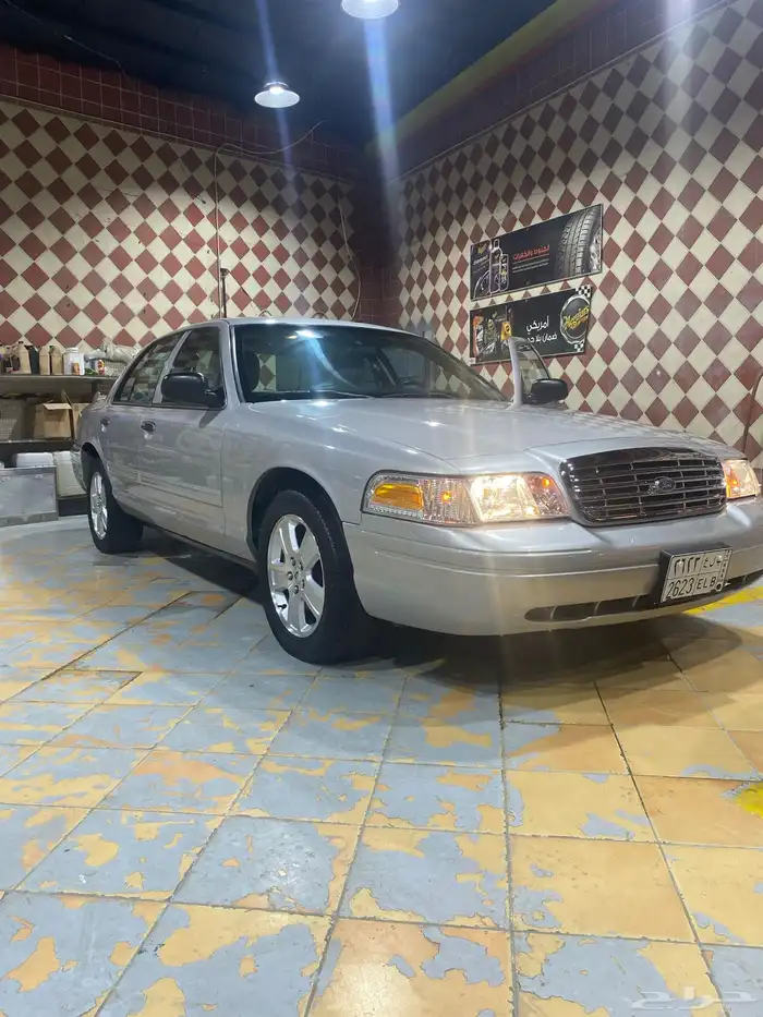 فورد كراون فكتوريا 2012 0