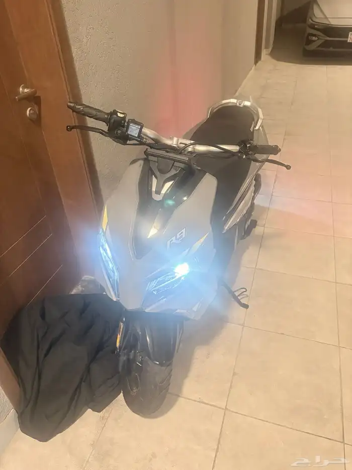 باب عجيب وسام R9 4