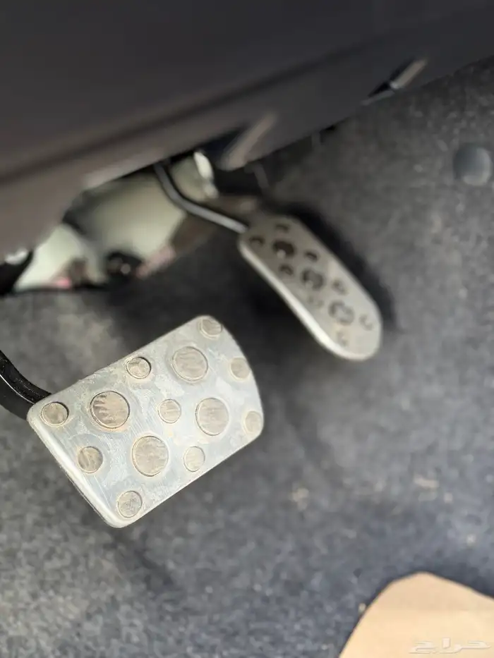 تويوتا هايلوكس GR رالي 6 سلندر موديل 2025 13