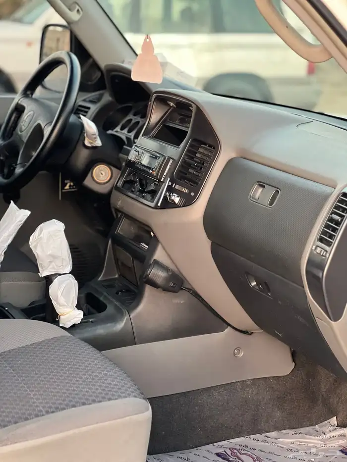 باجيرو 2006 للبيع 12