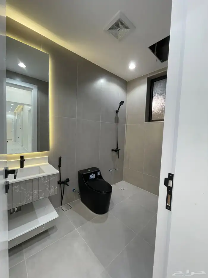 للتملك شقق ارضيه وشقق علويه من 550 الف ابها المحاله 13