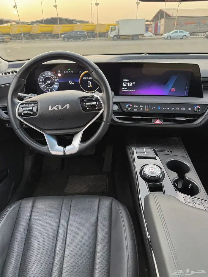 كيا K8 بنورما 2022 - 4 سلندر فل كامل بحالة الوكاله للبيع 17