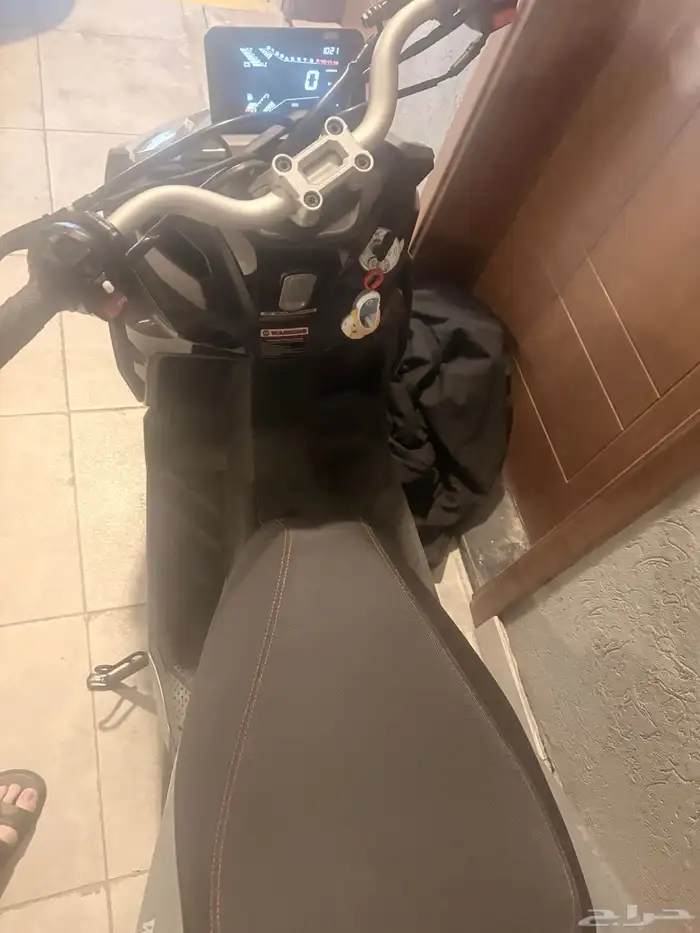 باب عجيب وسام R9 2