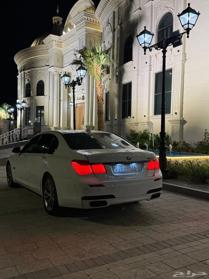 BMW750 موديل 2010 22