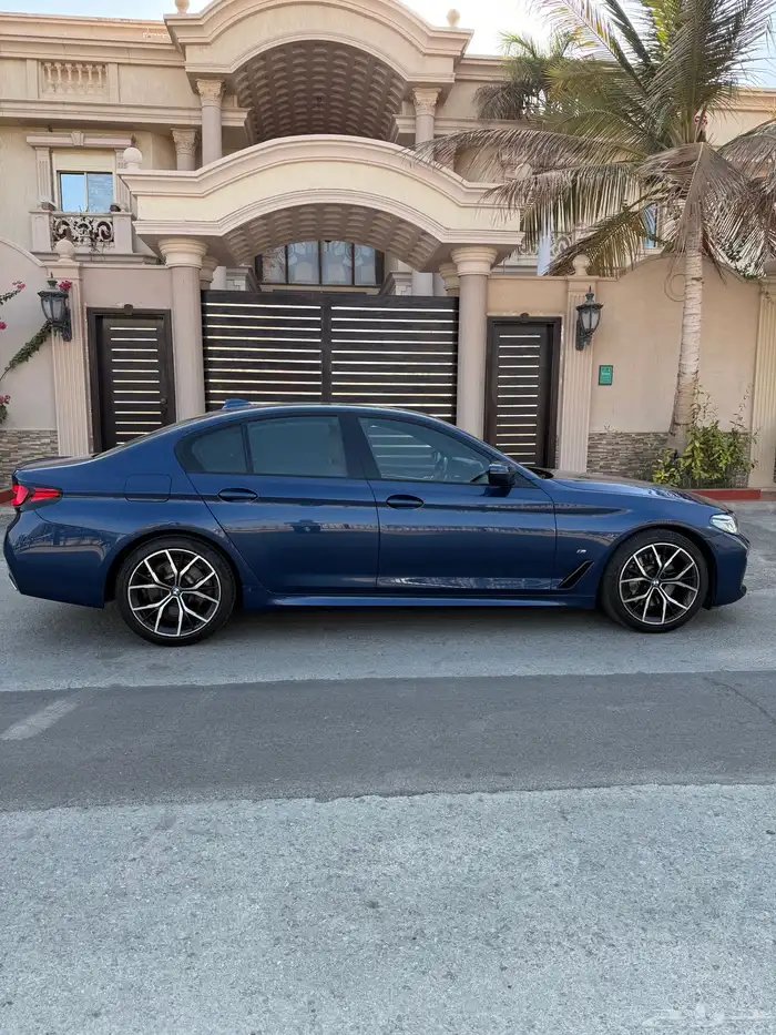 bmw530iفل كامل كيت ام موديل 2023 وكالة البيع (147000) 2