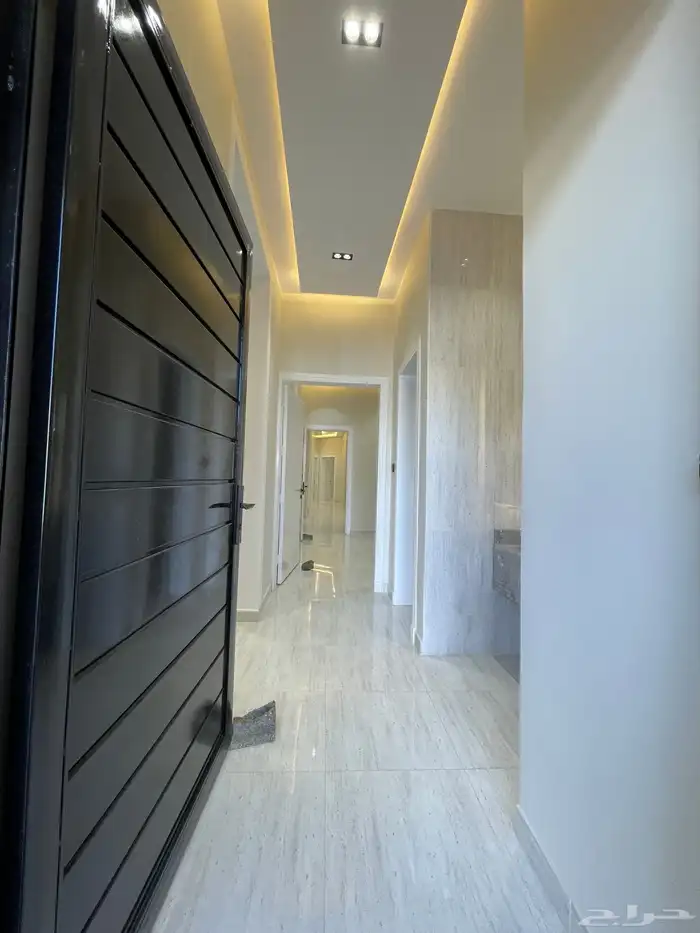 دور ارضى بحوش ب 620 الف باالقرب من طريق ابها الخميس والمطار 5