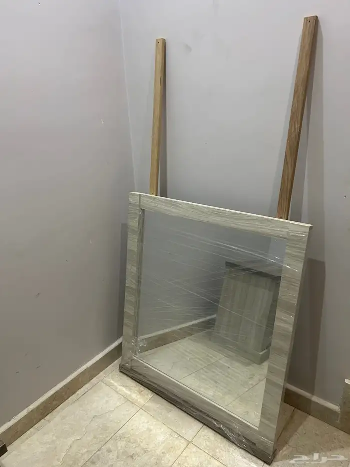 سرير - كمدينة - مرايه تسريحه- دولاب - كرسي تسريحه - كنب 0