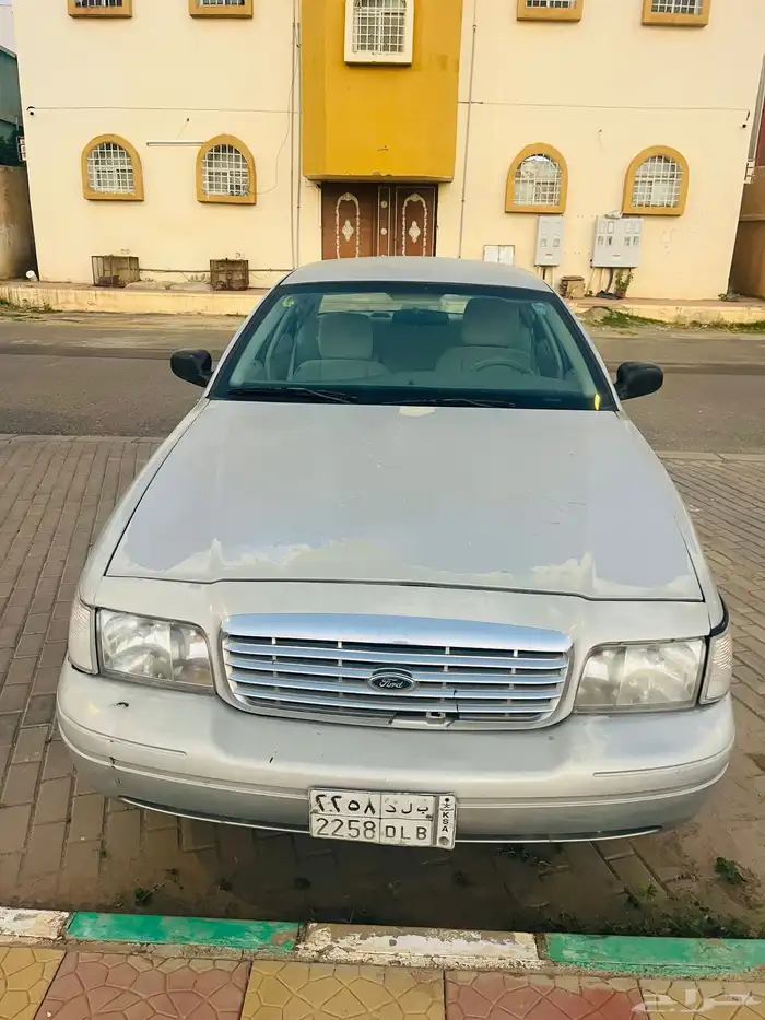 للبيع فورد كراون فكتوريا 2012 5