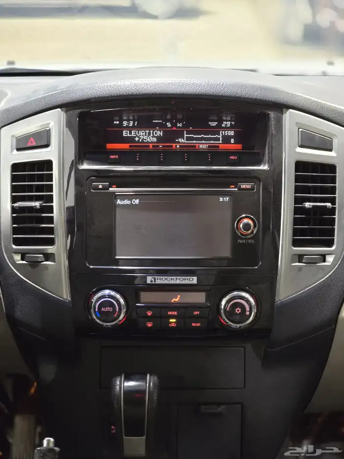 ميتسوبيشي باجيرو موديل 2016 بحالة الوكالة 11