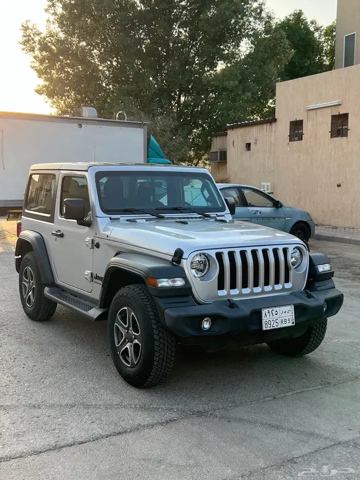 جيب رانجلر 2023 6 سلندر ماشي 5000 الف شبه زيرو 0