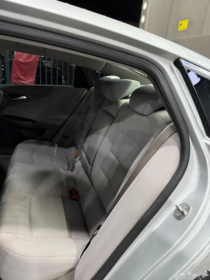 شيفرولية ماليبو 2021 فضي لدى معرض(عبيد الرشيدي) 33