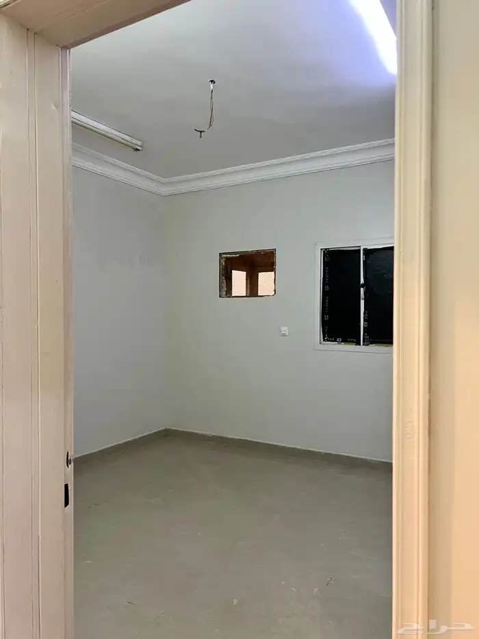 شقه للإيجار بحوش 4