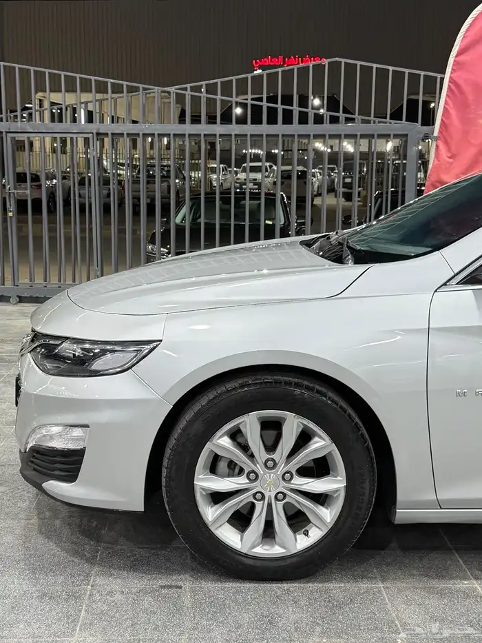 شيفرولية ماليبو 2021 فضي لدى معرض(عبيد الرشيدي) 20