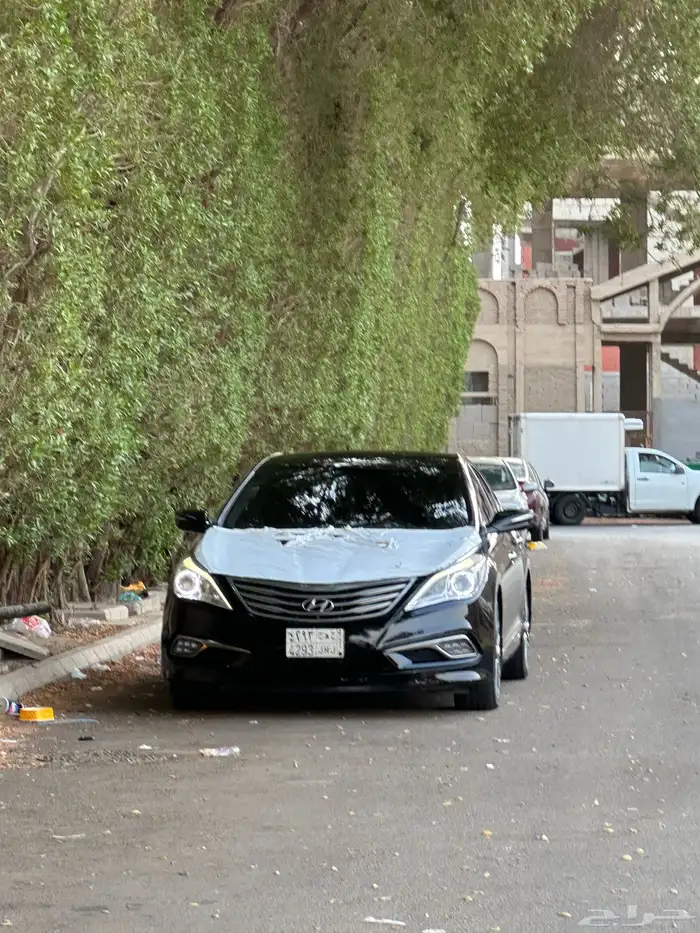 للبيع   أزيرا 2016 نظيفة ومعدلة بتعديلات خفيفة ومرتبة 15