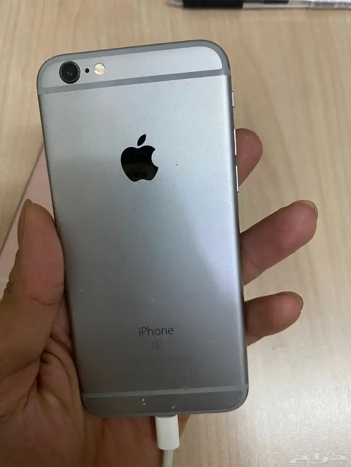 للبيع ايفون عدد 2 ايفون 6s 4