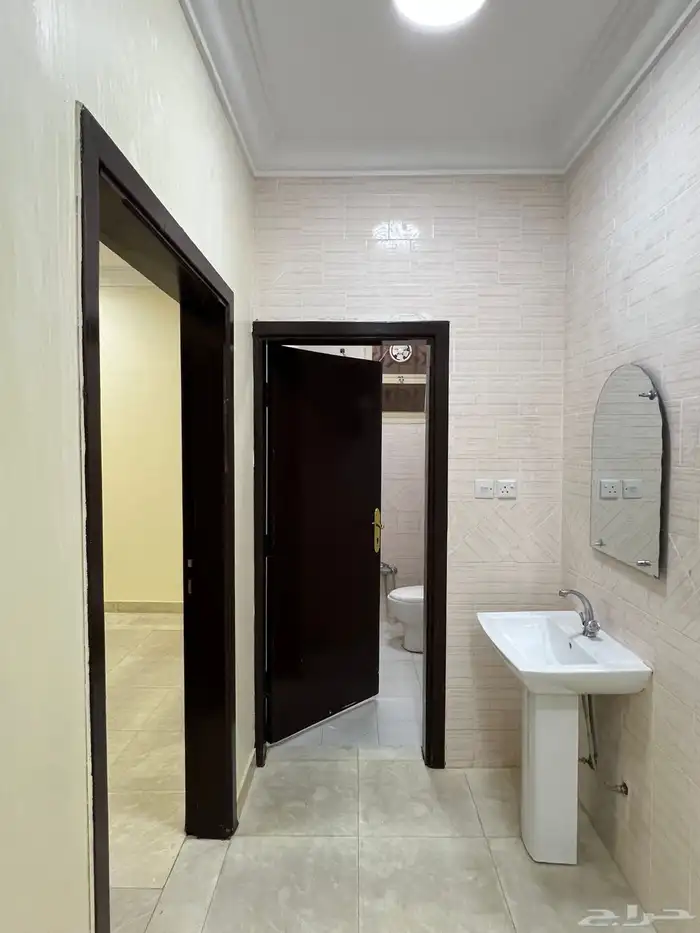 للايجار دور ارضي فالمجمعه حي المستقبل 3