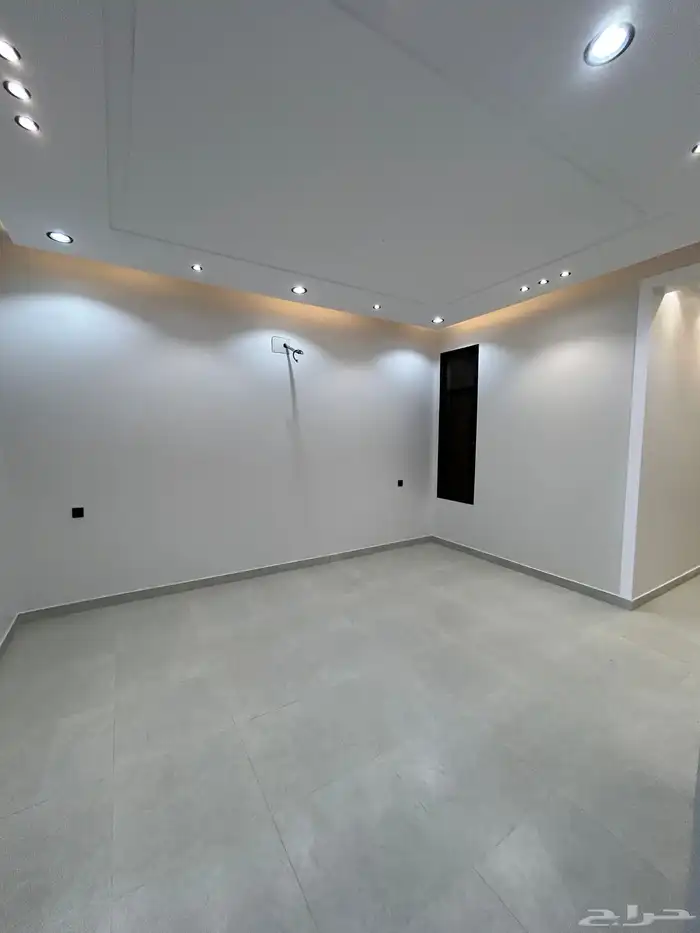 للبيع روف علوي بملحق مع مشب 8غرف 650الف 9