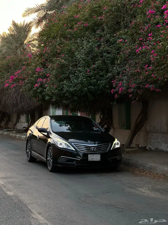 للبيع   أزيرا 2016 نظيفة ومعدلة بتعديلات خفيفة ومرتبة 4