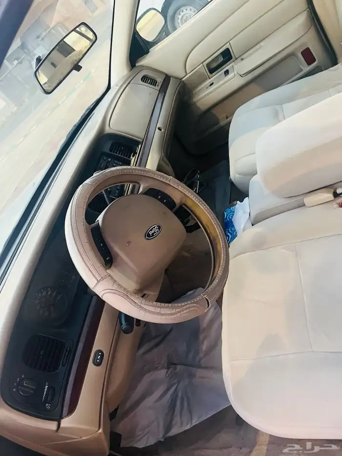 للبيع فورد كراون فكتوريا 2012 0