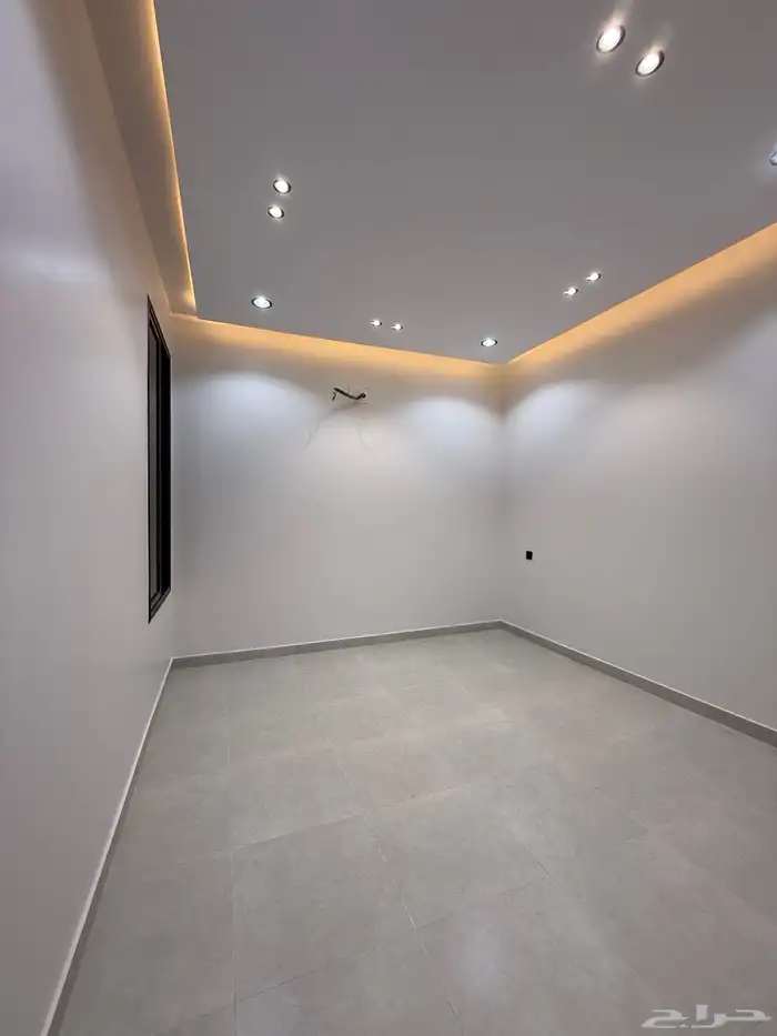 للبيع روف علوي بملحق تشطيب vip شمال حي الراقي 18