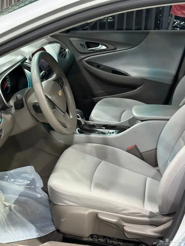 شيفرولية ماليبو 2021 فضي لدى معرض(عبيد الرشيدي) 24