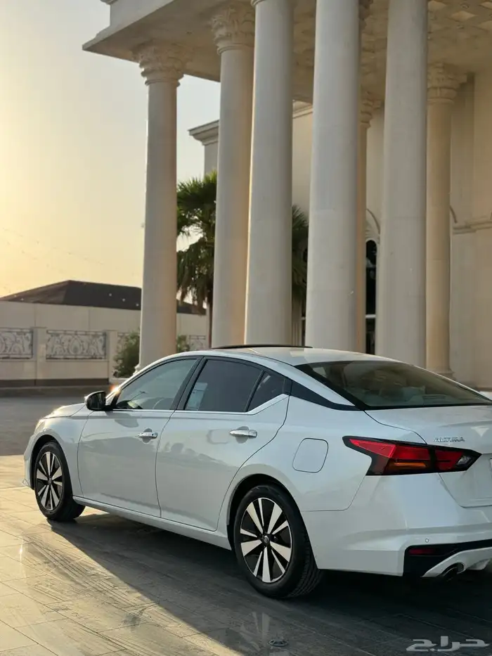 نيسان ألتيما 2021 SV نظيفة جدا والبيع جدا  قريب للصامل 3