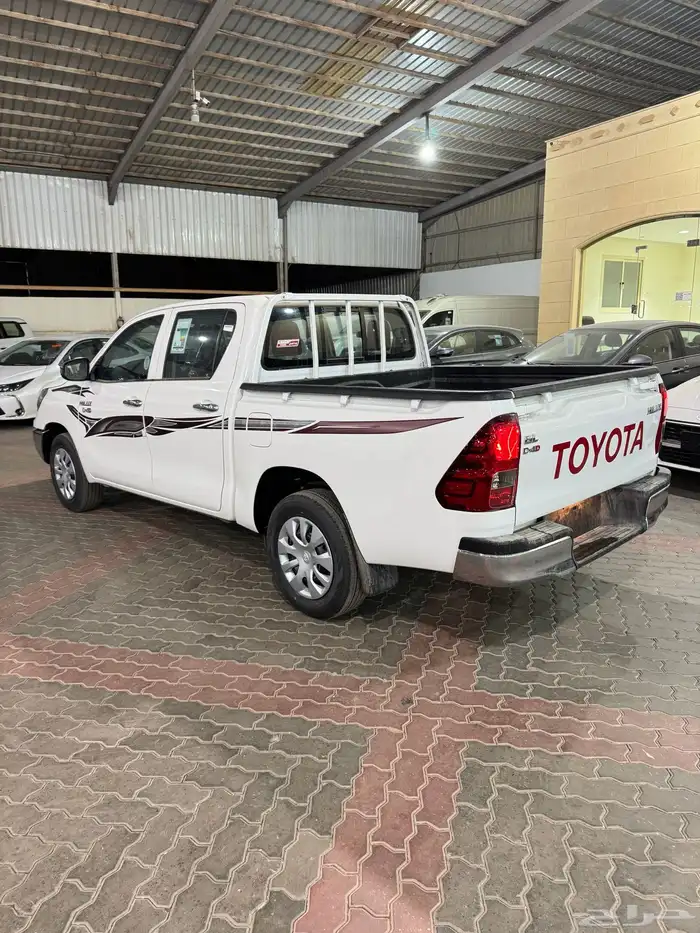 تويوتا هايلوكس GL ديزل غمارتين 2025 3